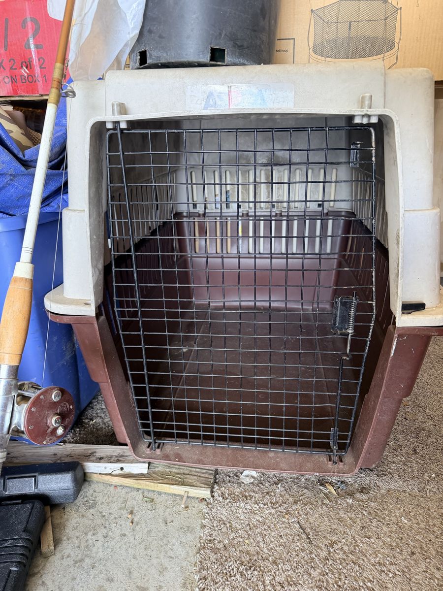 Petmate Vari Kennel Ultra Pet Carrier - Large Tan/Brown Crate for Dogs/Cats, Secure Airline Travel Approved