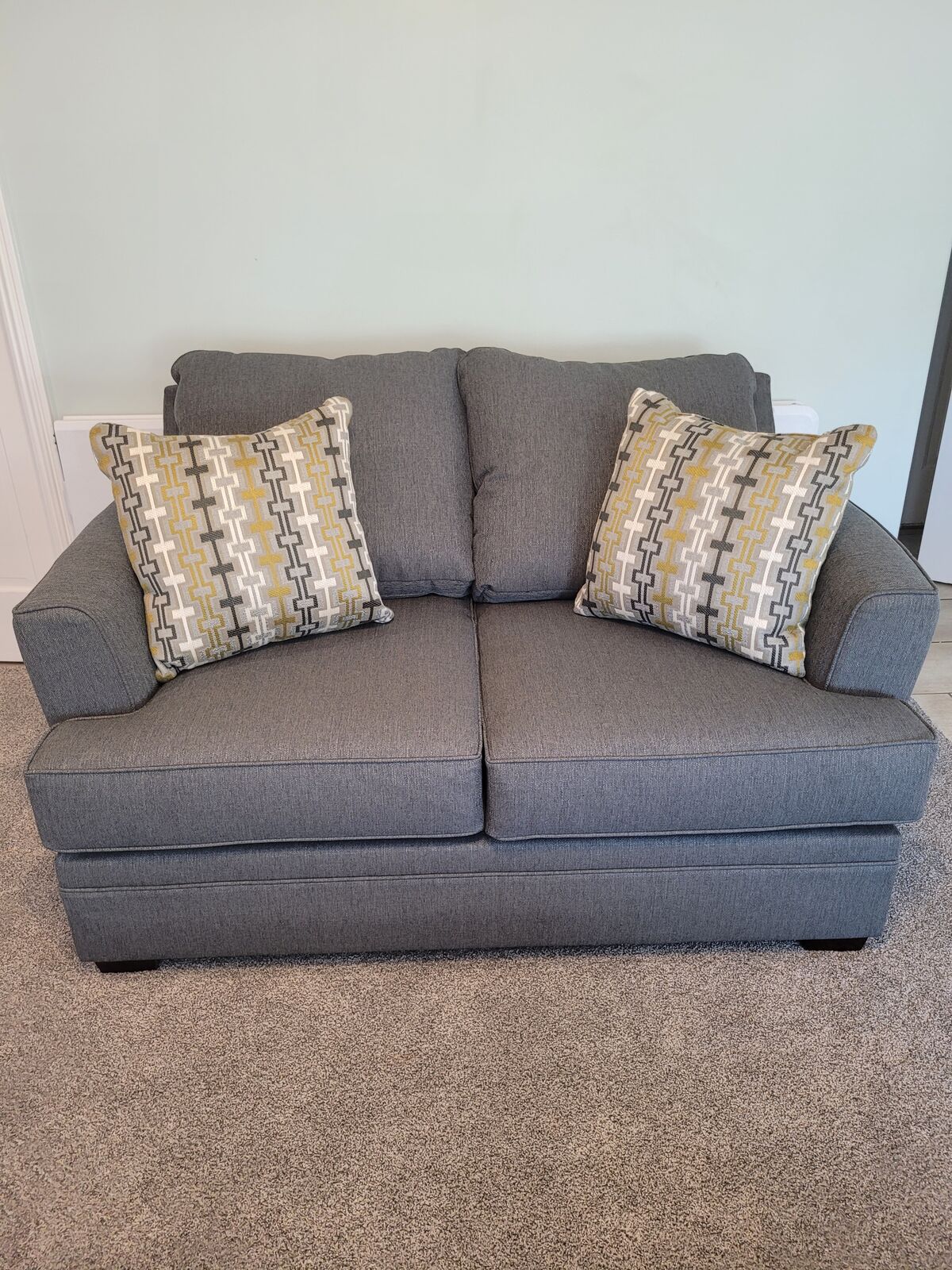 Like new love seat-from RcWilley