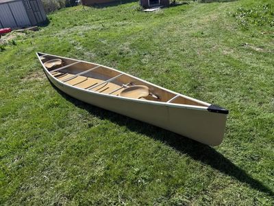 Wenonah Sundowner 18' Canoe – Tuf-Weave, Tandem Tripping Canoe