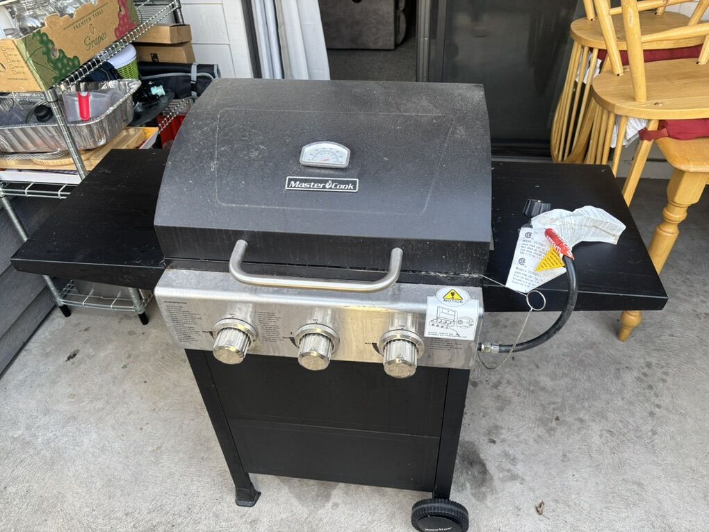 Master Cook 3 Burner Grill