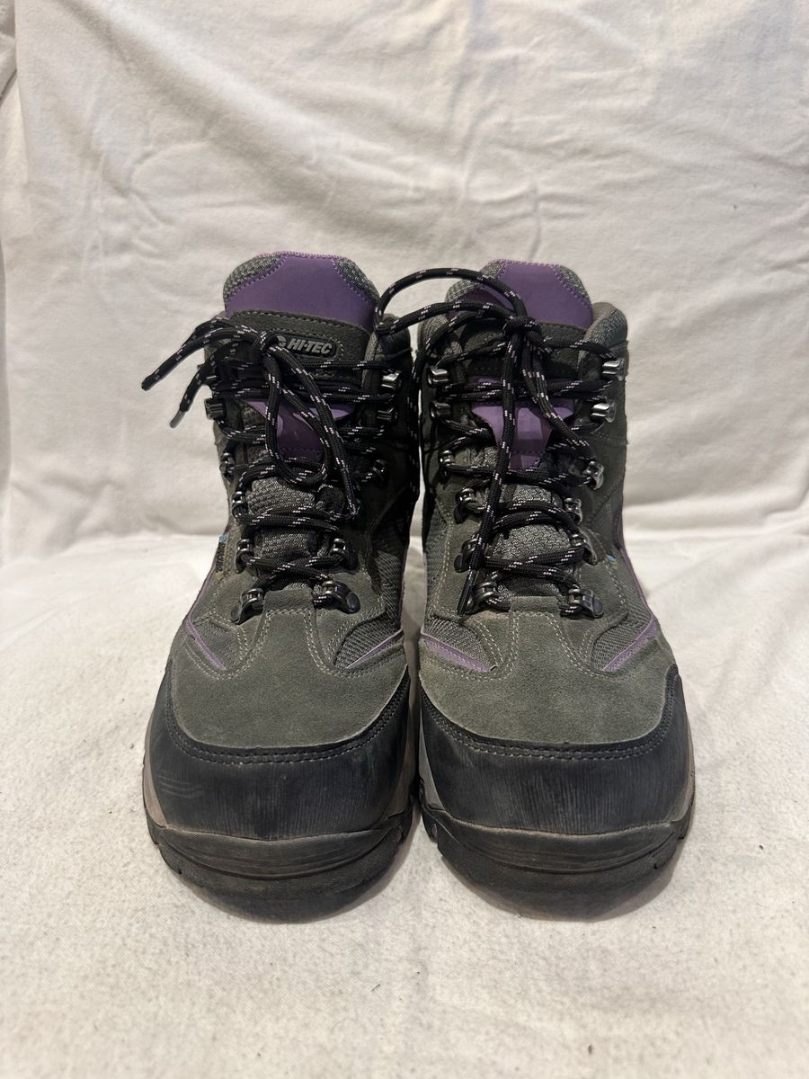 Hi-Tec women’s size 8.5 gray/purple trim Wtrprf mid hiking boots
