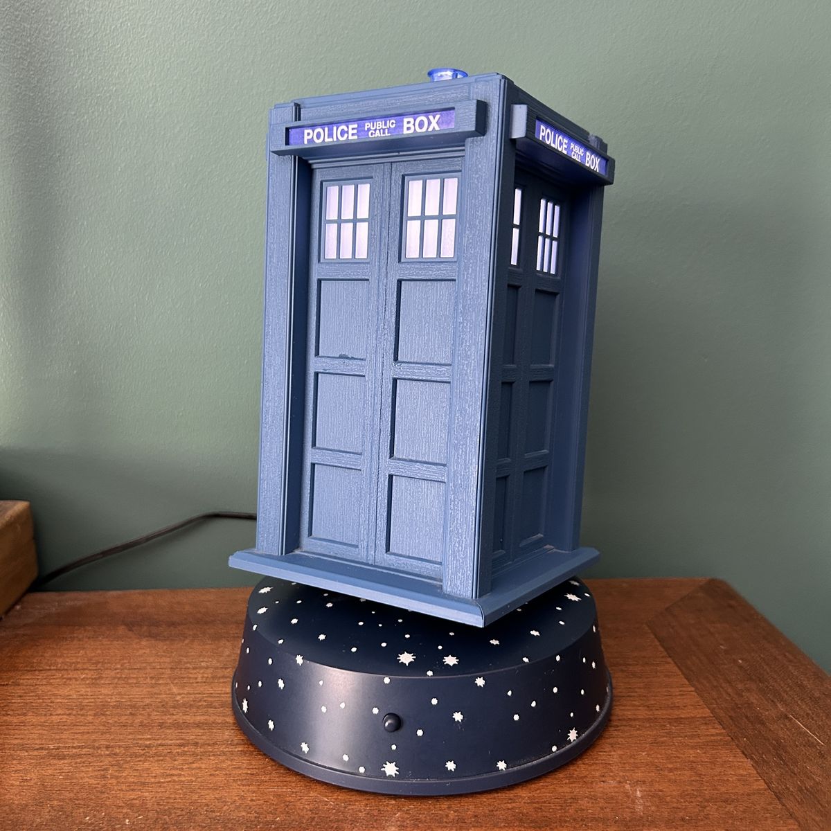 Hallmark TARDIS Doctor Who 60th Anniv Table Decor