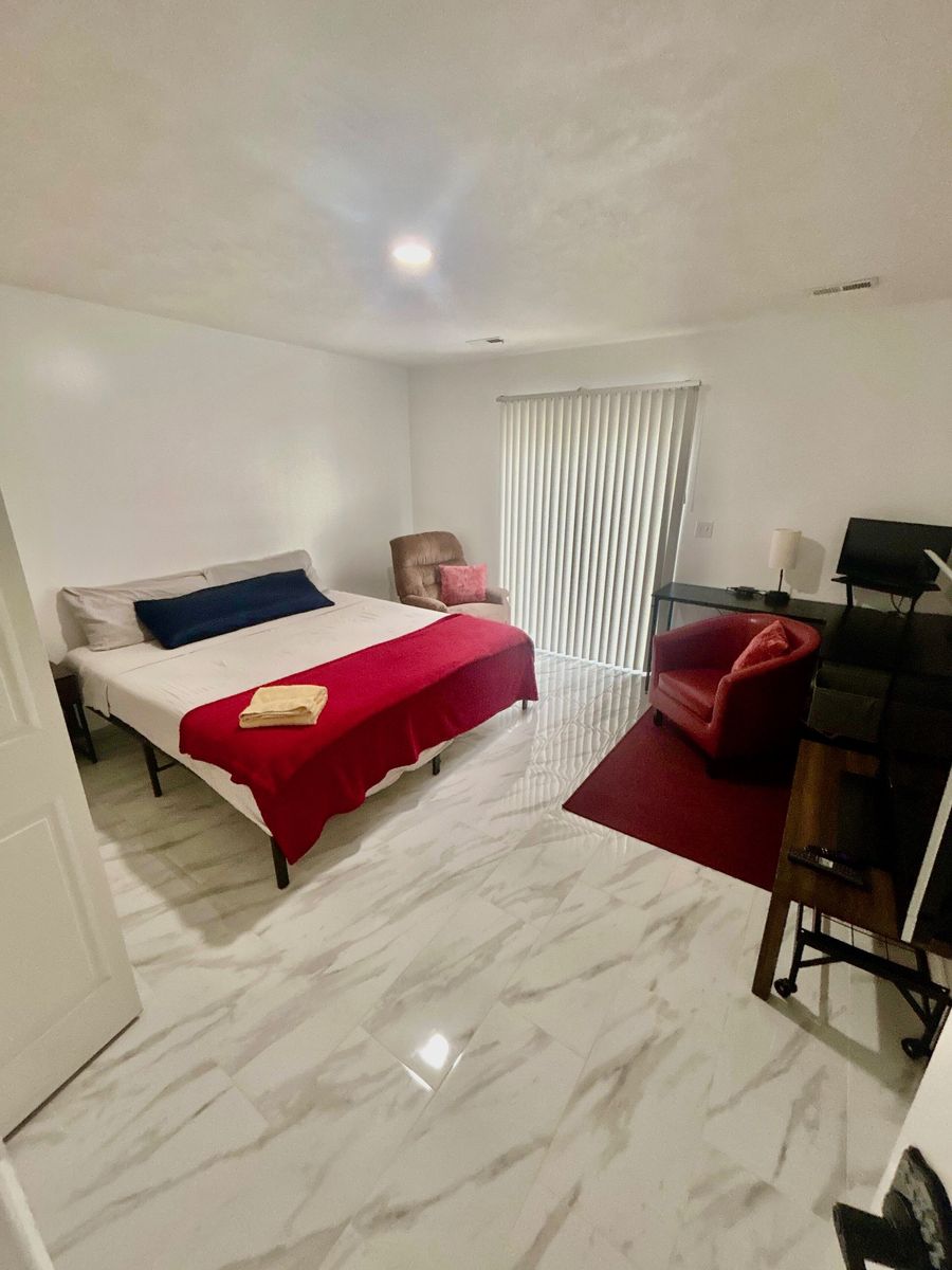 ️ Private Executive King Suite Near Holladay Hills | 20 Min to Downtown SLC & Ski Resorts