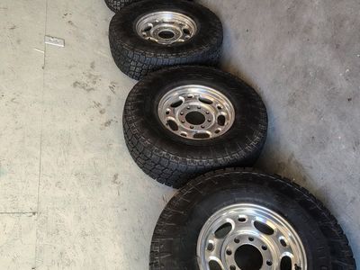 GM Pyo wheels and tires 285/75r16