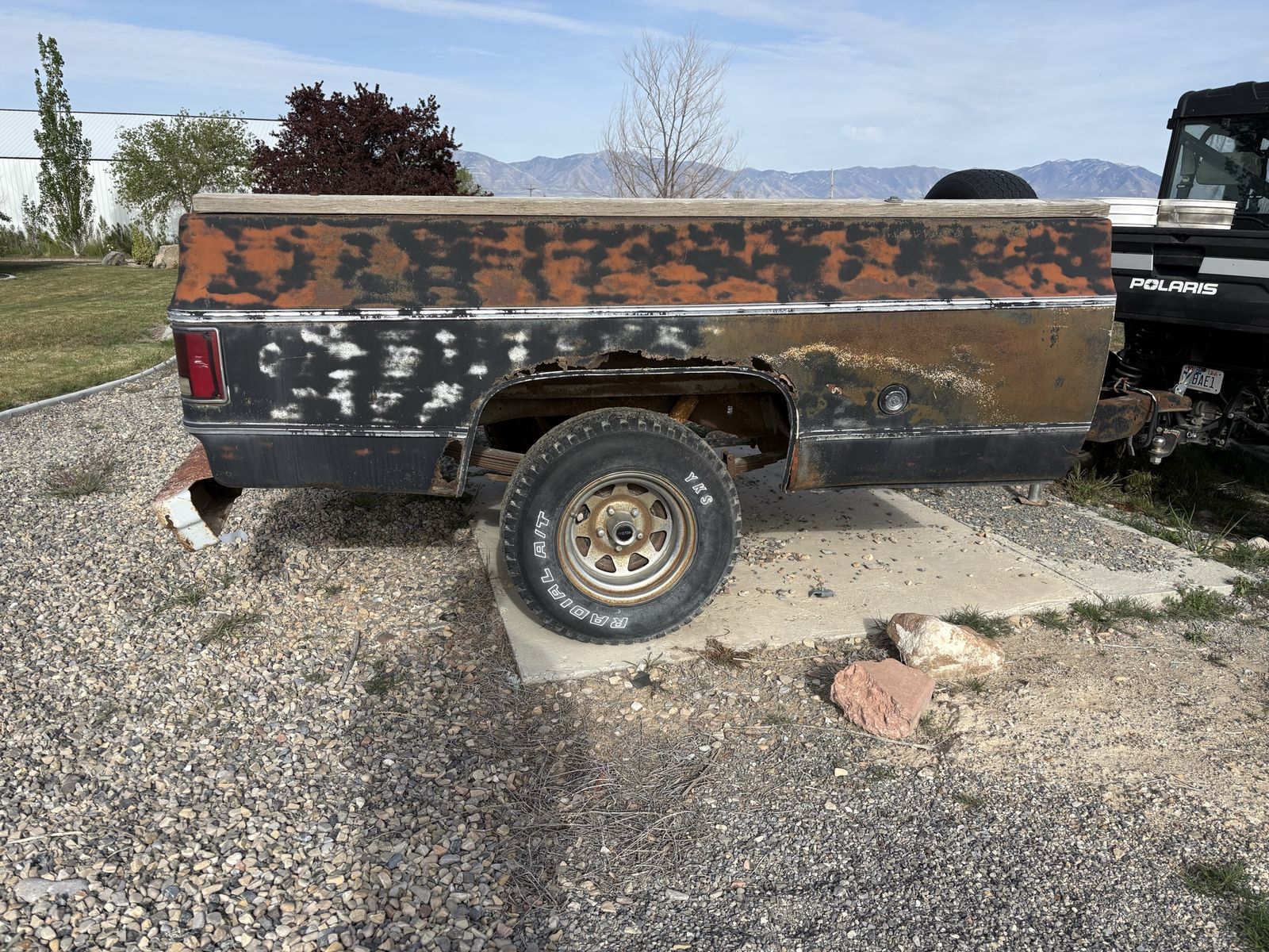 Truck bed trailer