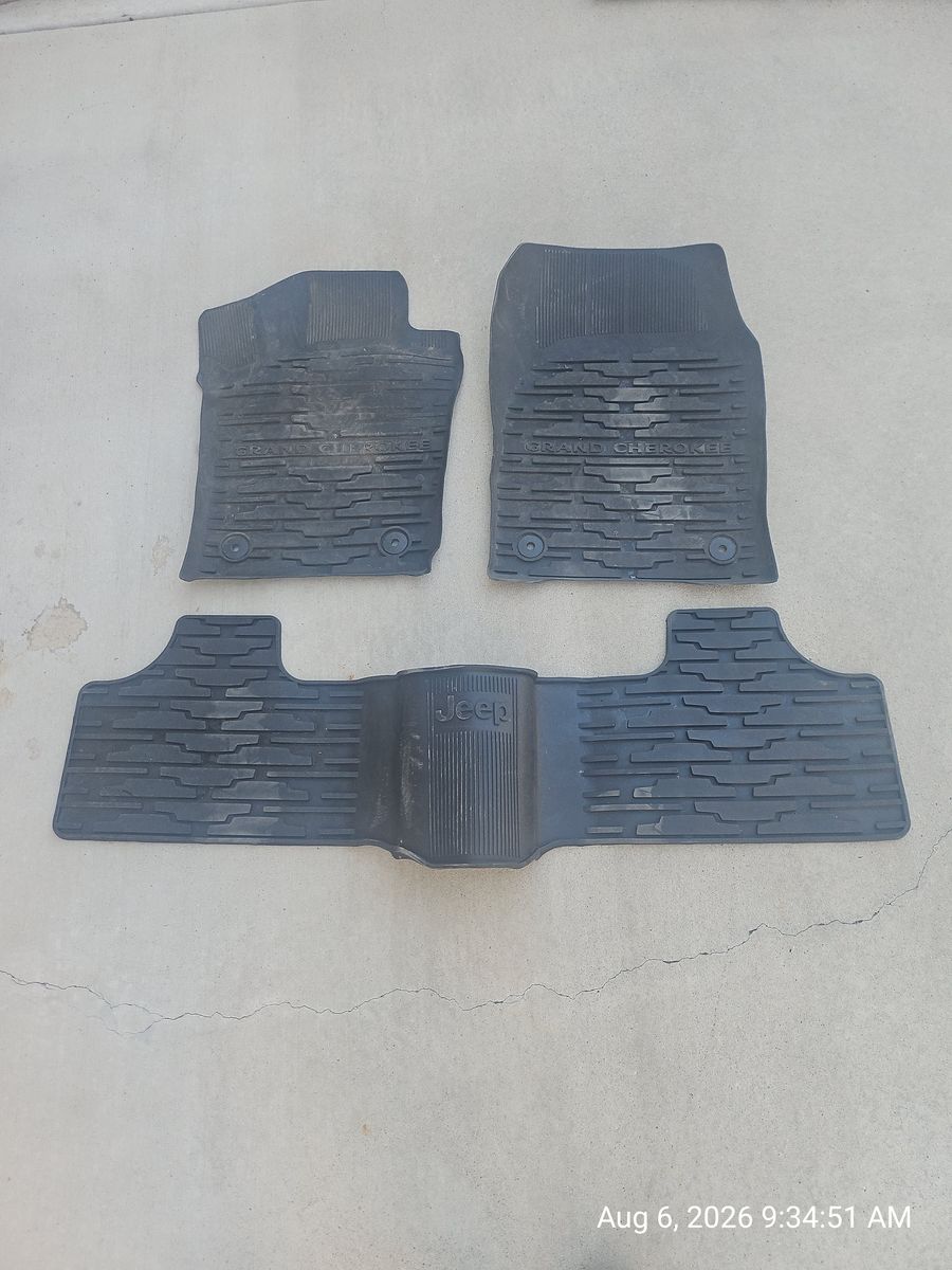 Jeep Grand Cherokee All-Weather Rubber Floor Mats Set - Front & Rear