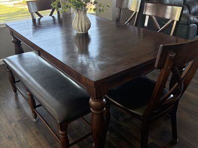 Solid Wood Dinning Room Set