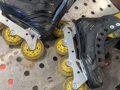 Bauer rs size 3 hockey roller inline skates