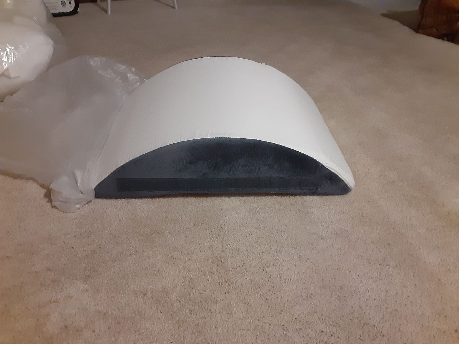 looks like a posture pillow