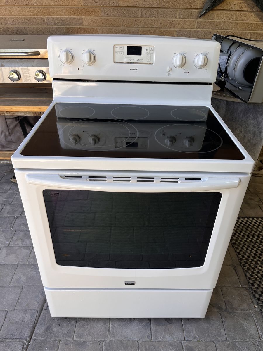 Maytag 30" White Electric Range with Glasstop