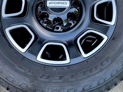 20 Inch Ford PLATINUM Rims With Lt275/65R20 Tires