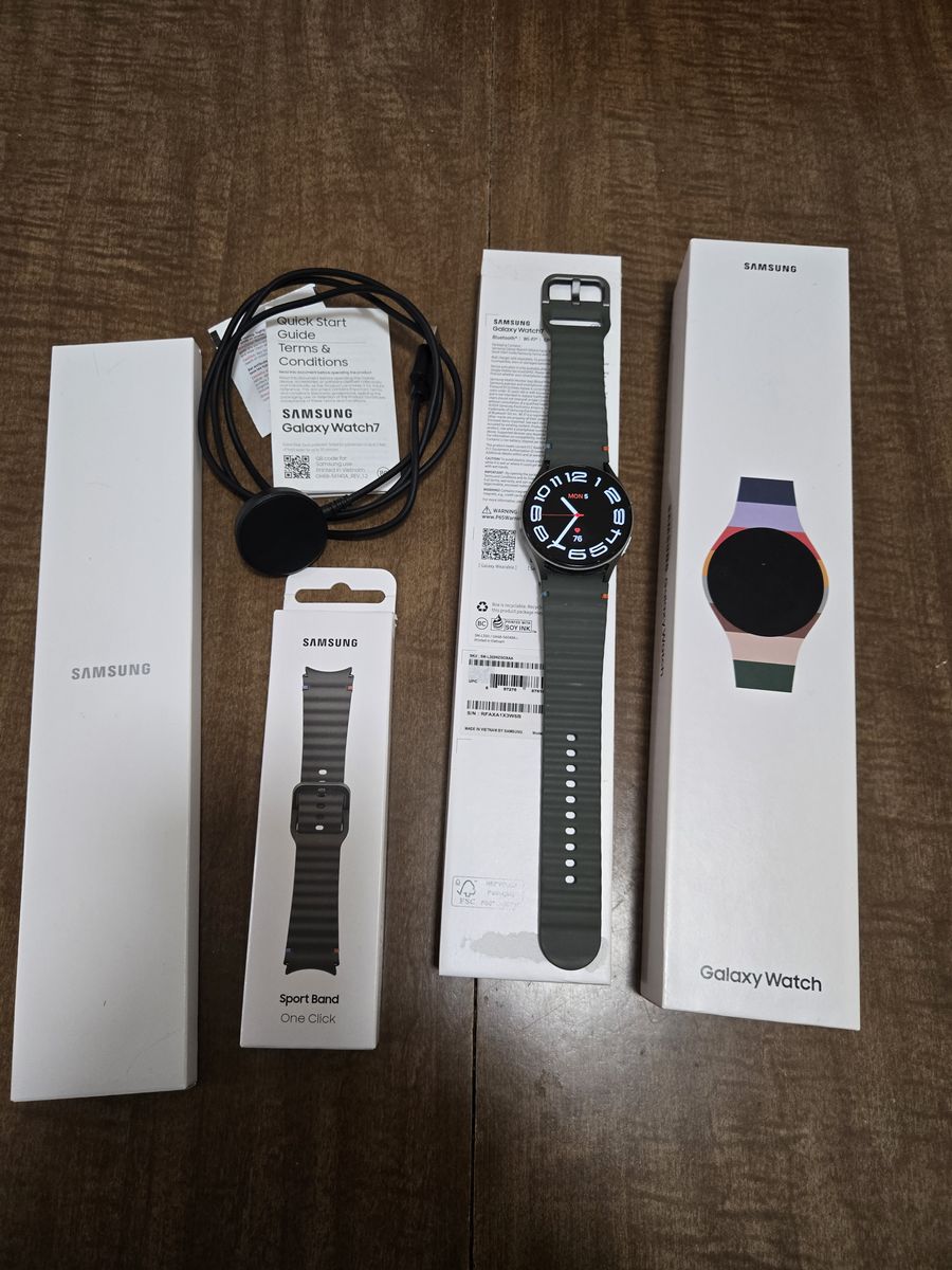 Samsung Galaxy Watch 7-Like New in Box