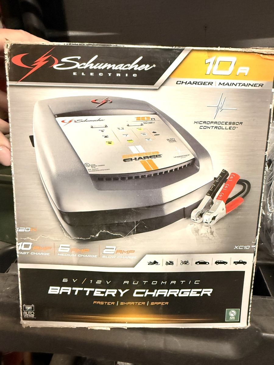 New Schumacher Electric XC10 10A 6V/12V Automatic Battery Charger Maintainer Microprocessor Controlled