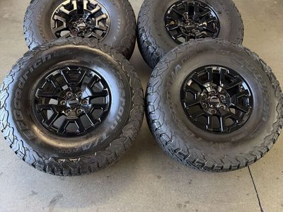 2025 ford raptor OEM 17in wheels/ 37x12.50r17 bfg