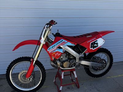 2001 Honda CR250 Dirt Bike Two-Stroke Motocross Motorcycle