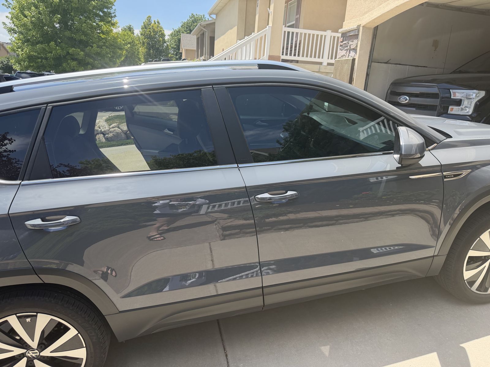 Main image 6
