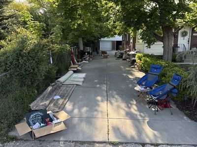 Millcreek Yardsale, 3 families!!