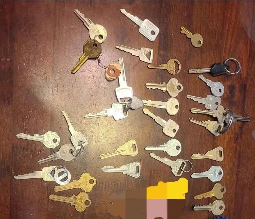 vintage key lot