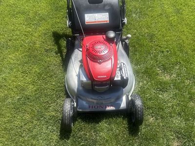 Honda HRR 216 Gas Walk-Behind Lawn Mower w/ New Paint, Blades & Wheels, Blade Brake