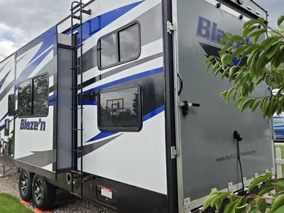 2016 Pacific Coachworks Blaze'n 5th-wheel Toy Hauler