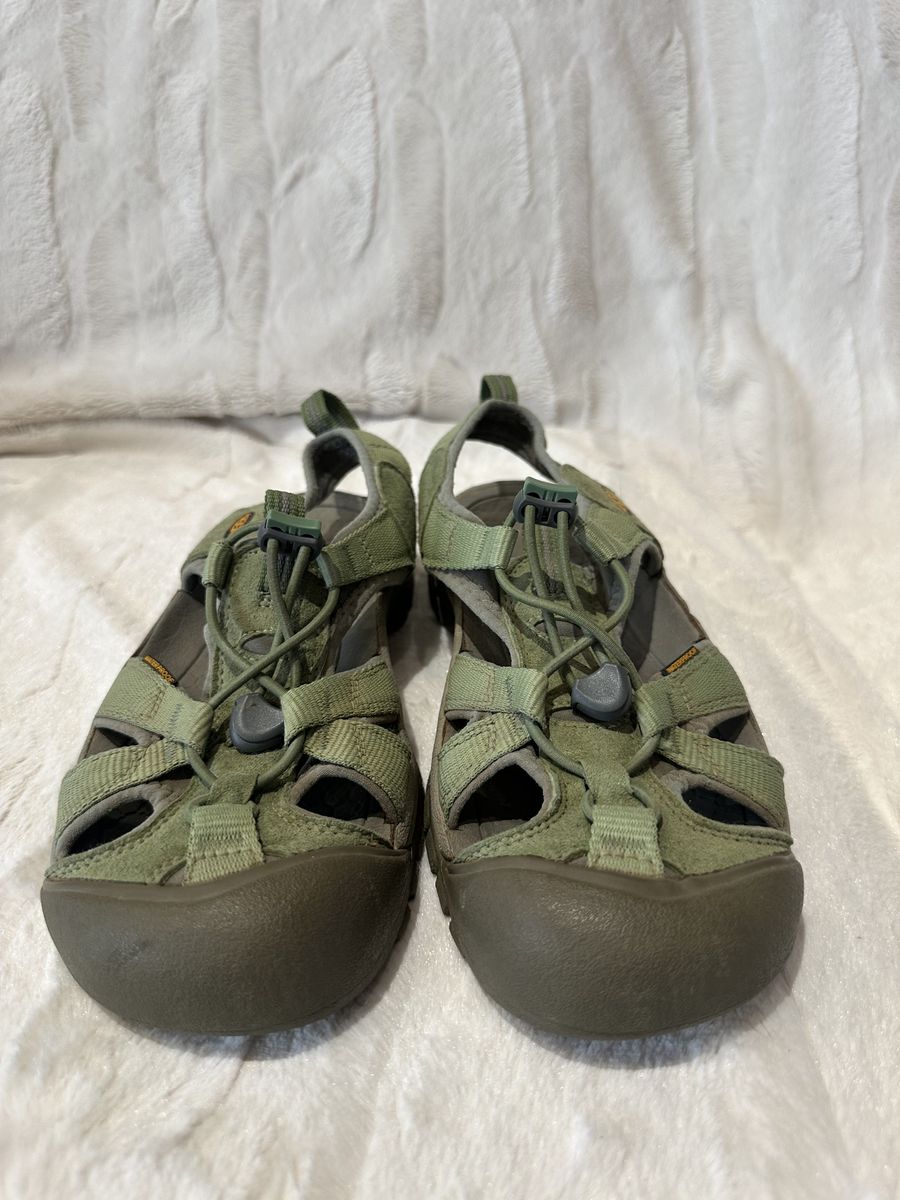 Keen Women’s Size 8 Green WP Hiking Sandals