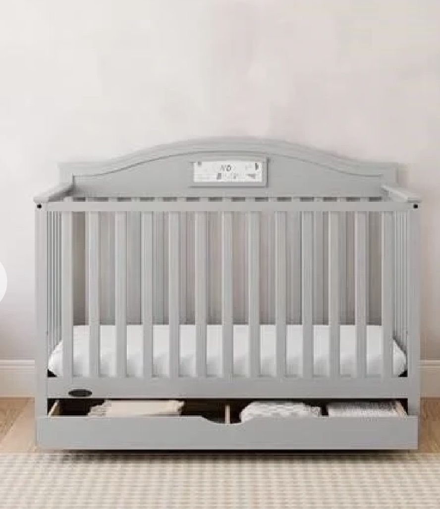 Convertible Baby Crib and Toddler Bed in Gray