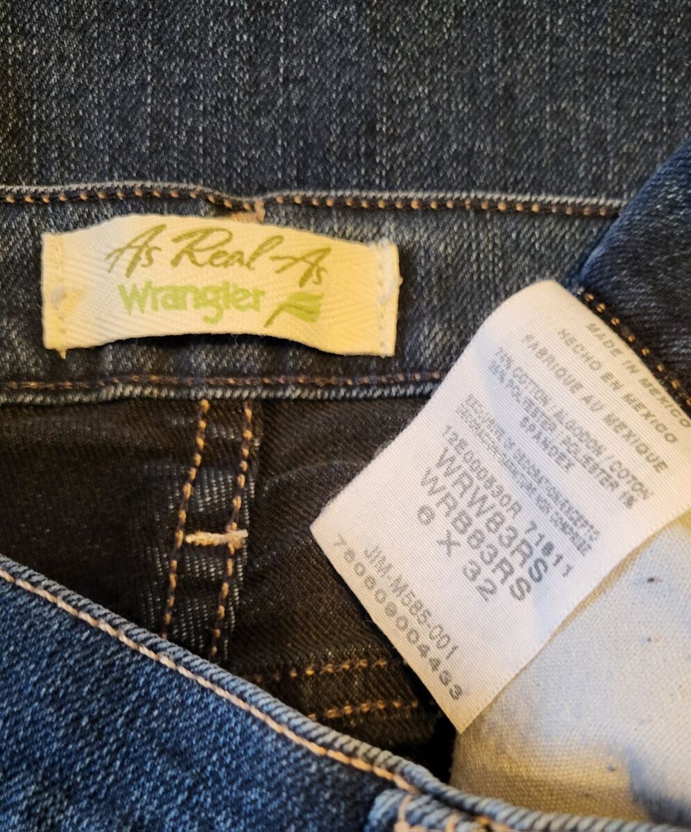 **WOMEN'S WRANGLER JEANS ~ SIZE 6**