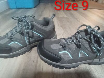 Women's hiking boots size 9