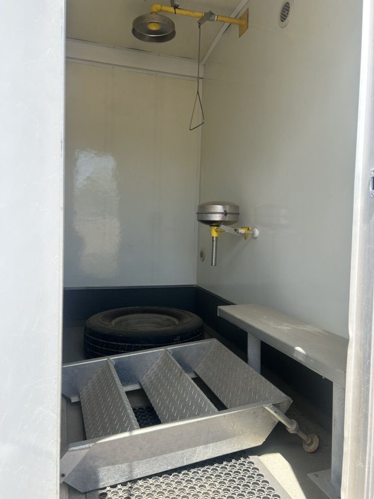 Main image 3