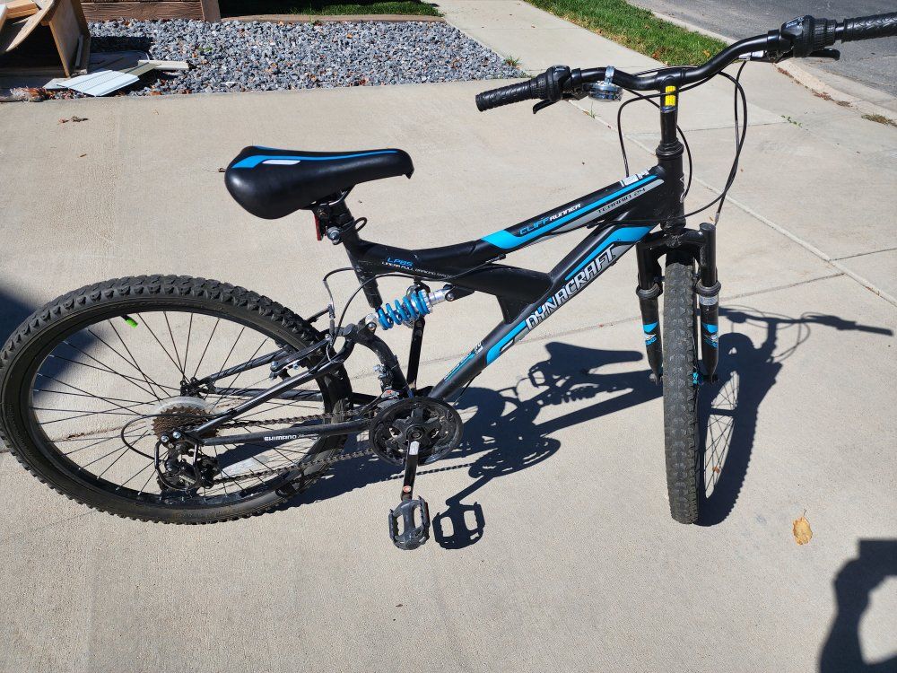 Dynacraft Cliff Runner Terrain 24 Full Suspension Mountain Bike - Black/Blue