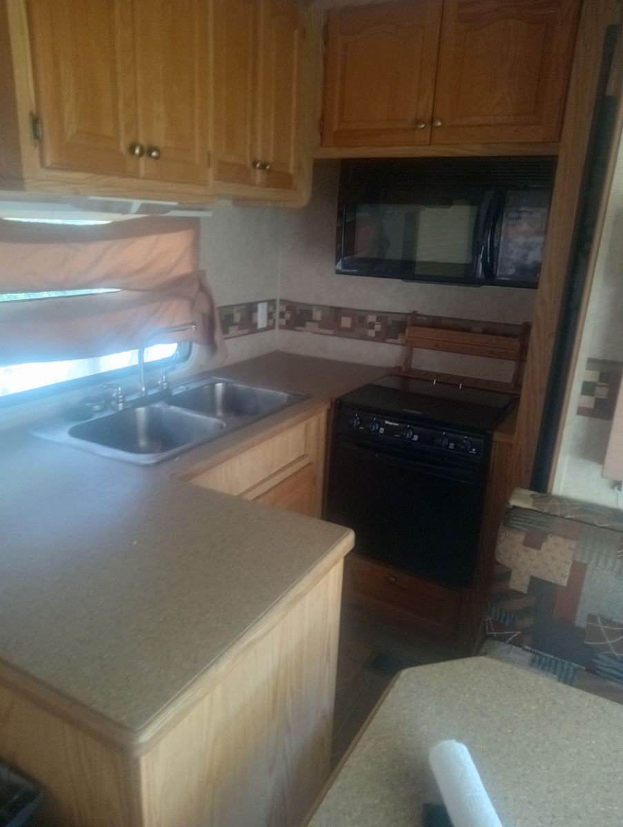 2012 cedar creek silverback fifth whee
