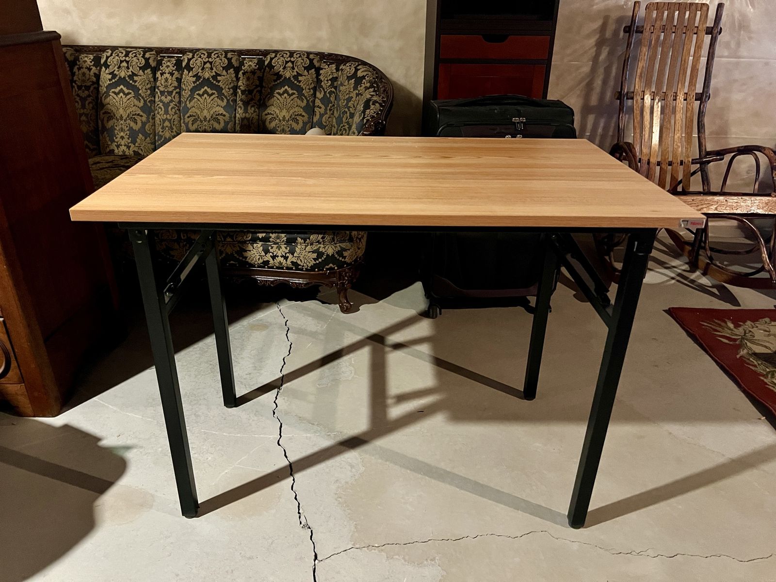 Folding computer table with wood top