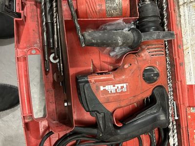 Hilti TE 6-S Corded Rotary Hammer Drill Kit with Hard Case and Drill Bits