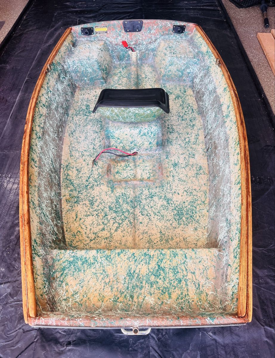 Spring Creek Fishing Pram Boat w / MinnKota Trolling Motor