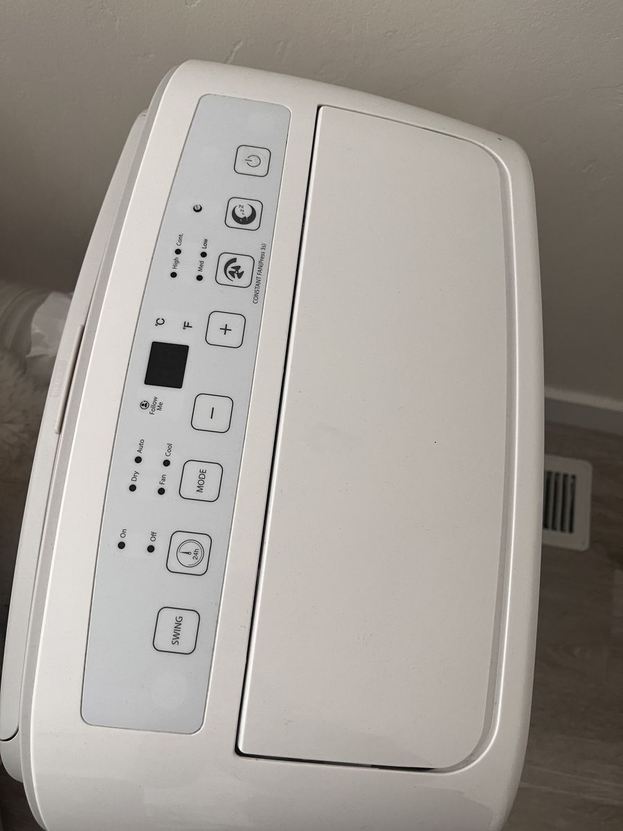 Portable AC unit in like new condition (Insignia)