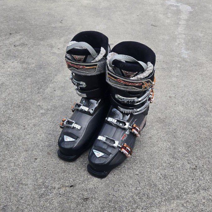 Men's Nordica Sz 11 Ski Boots 335mm Mondo 29-29.5