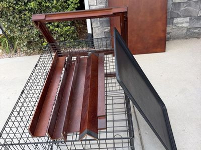 Free dog kennel / crate