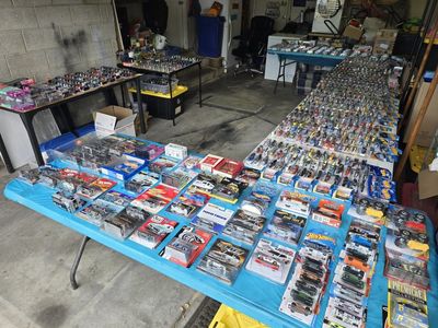 Pop up Hotwheels sale Huge Hot Wheels & Die-Cast Car Collection -
