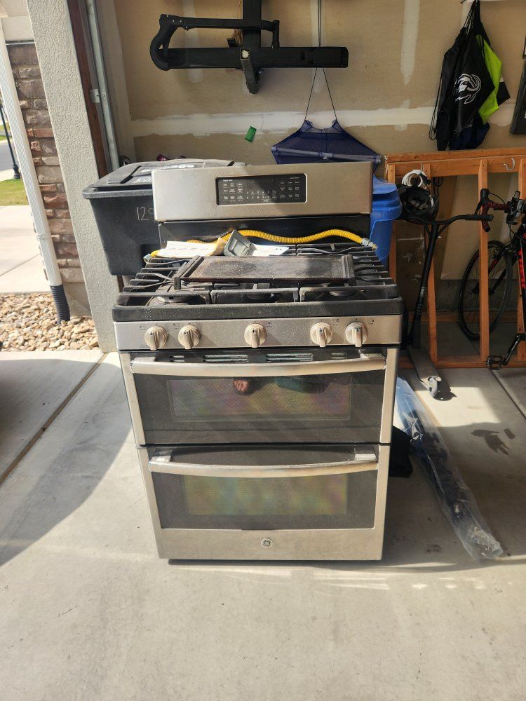 GE Stainless Steel Gas Double Oven Range with Griddle