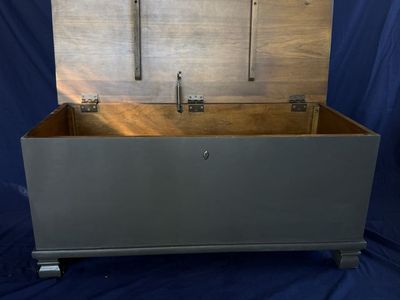 Blanket/toy chest