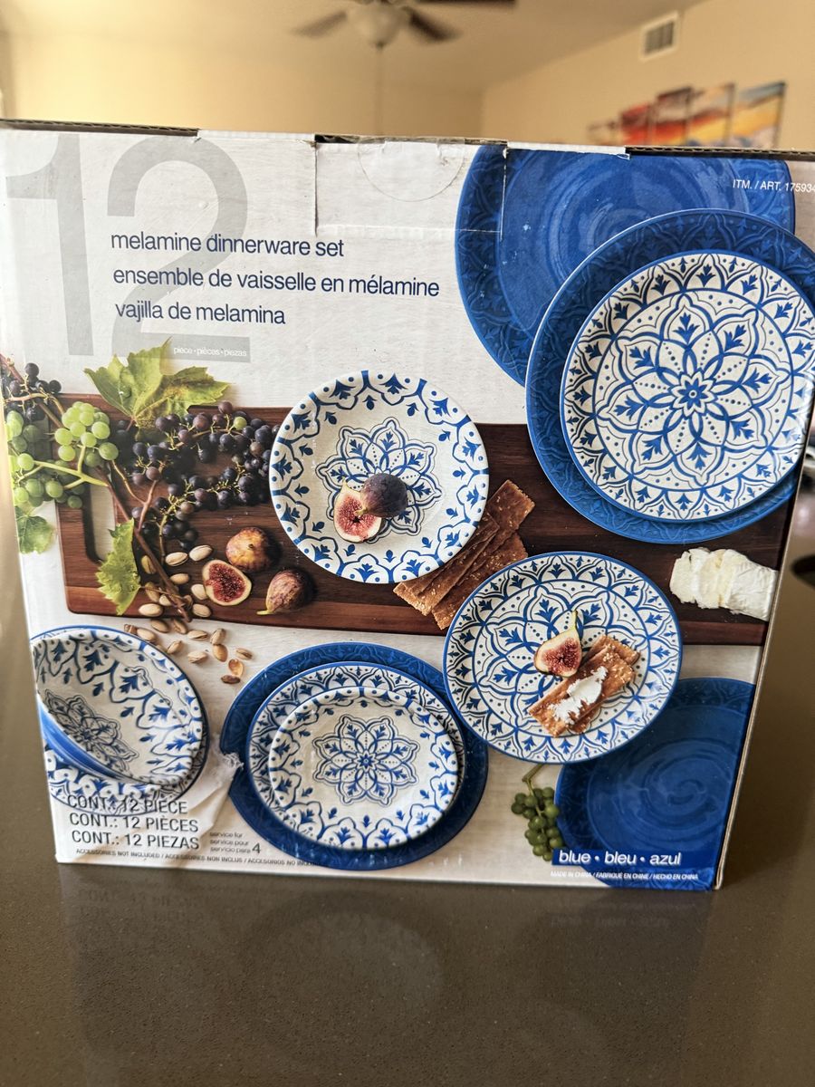 Unbranded 12-Piece Blue Melamine Dinnerware Set - Plates & Bowls for Indoor/Outdoor Use
