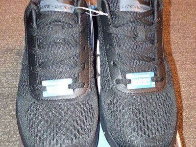 Brand New mens sketcher shoes