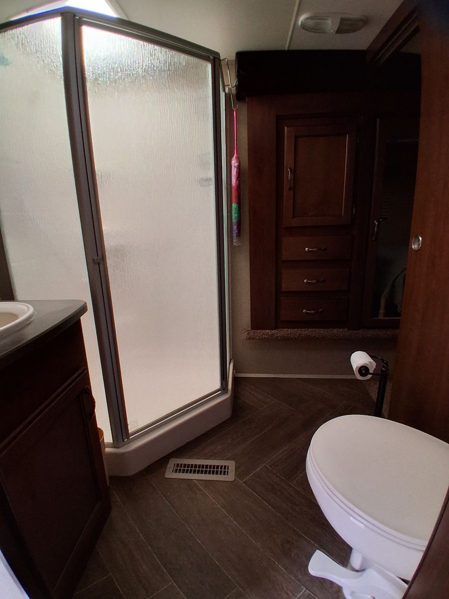 Main image 7