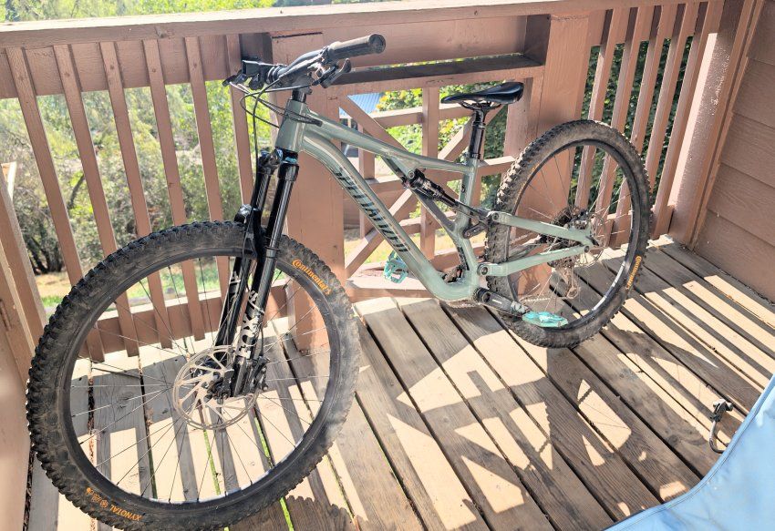 Specialized Stumpjumper Alloy Comp (2021) Full Suspension Mountain Bike, Size S3