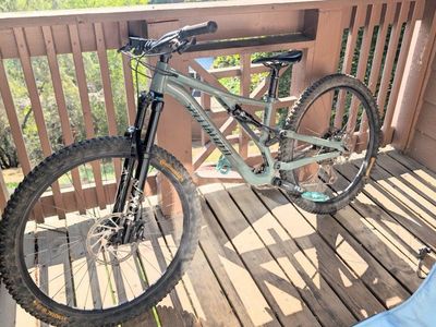 Specialized Stumpjumper Alloy Comp (2021) Full Suspension Mountain Bike, Size S3
