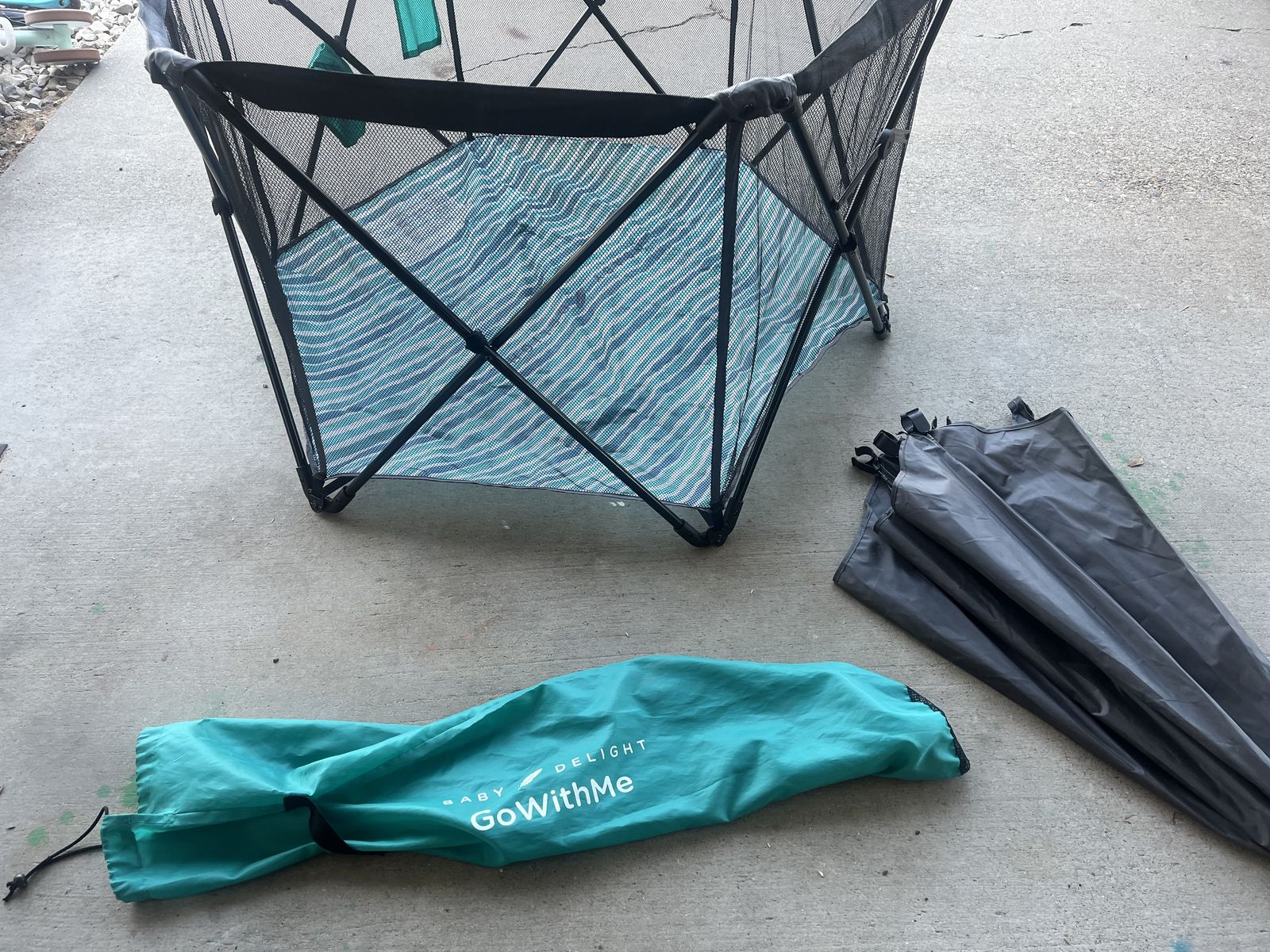 Portable Bay Pen w/ Shade