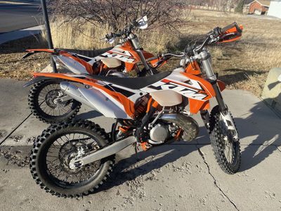 (2) 2015 KTM 250 XC-W