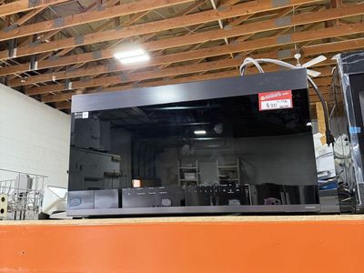 SPARKLING LIKE NEW SAMSUNG OVER THE RANGE MICROWAVE