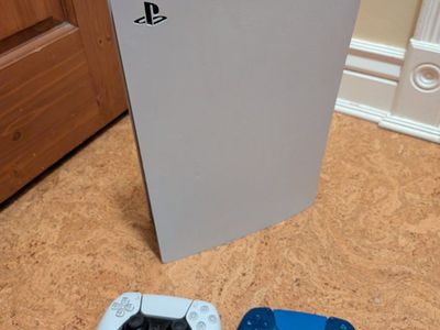Ps5 Fat (Digital Edition) /w 2 Controllers & Cables