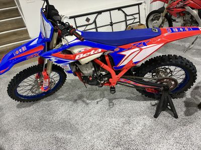 Beta 450 RR-S Dirt Bike - Red/Blue/White - Excellent Condition, Low Hours